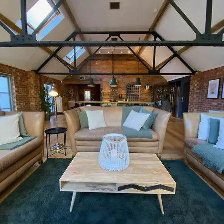 Stunning 3bd Character House Near Coleshill *